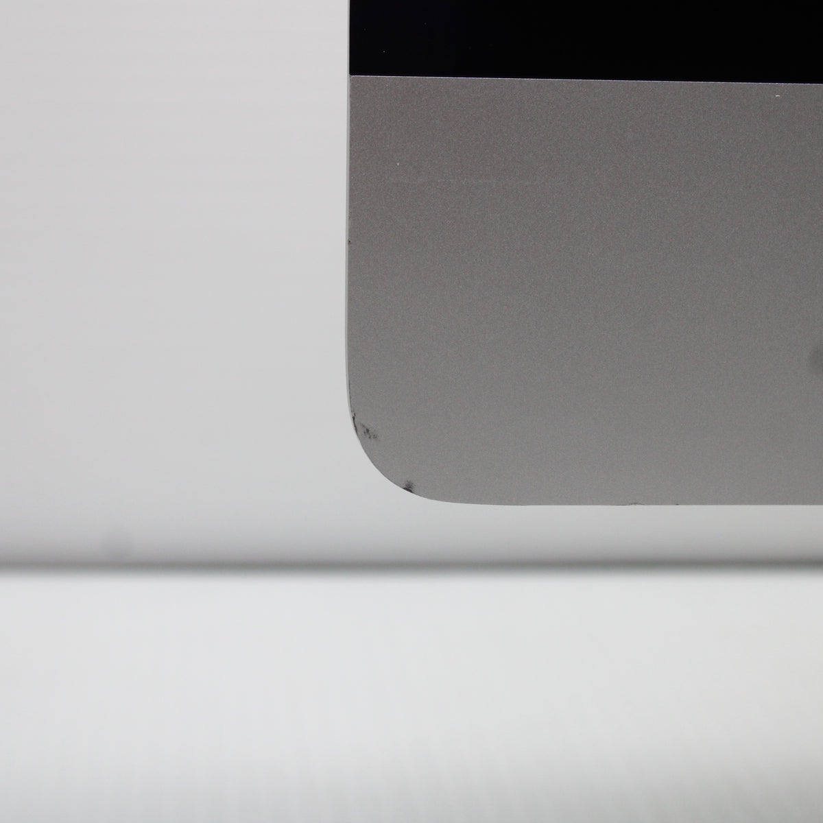 Apple iMac i5 (21.5-inch, 2013) 8GB RAM 256GB SSD Intel 4570R macOS Catalina