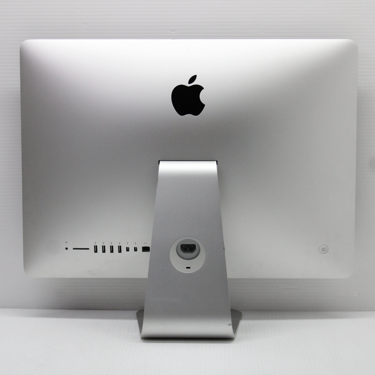 Apple iMac i5 (21.5-inch, 2013) 8GB RAM 256GB SSD Intel 4570R macOS Catalina