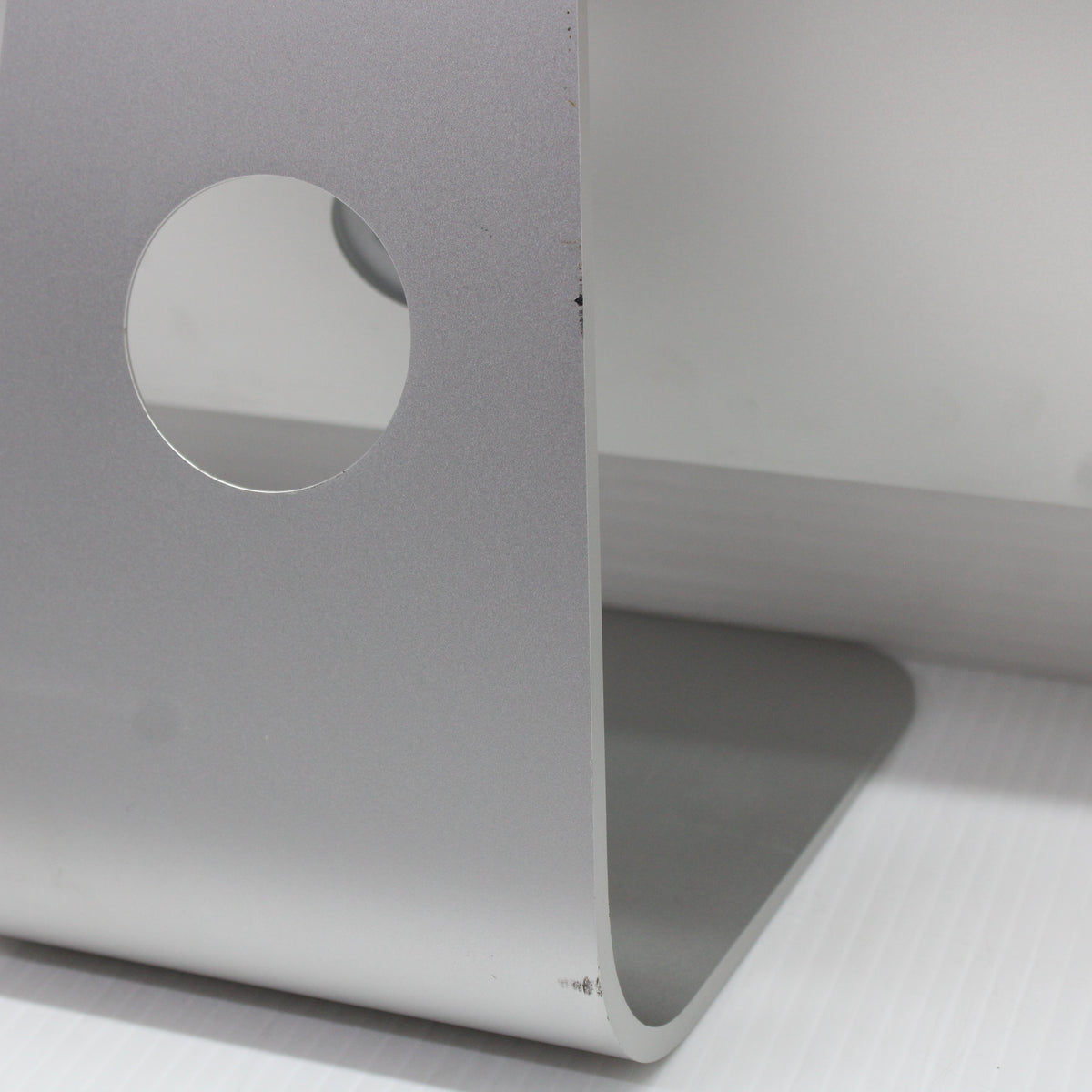 Apple iMac i5 (21.5-inch, 2013) 8GB RAM 256GB SSD Intel 4570R macOS Catalina