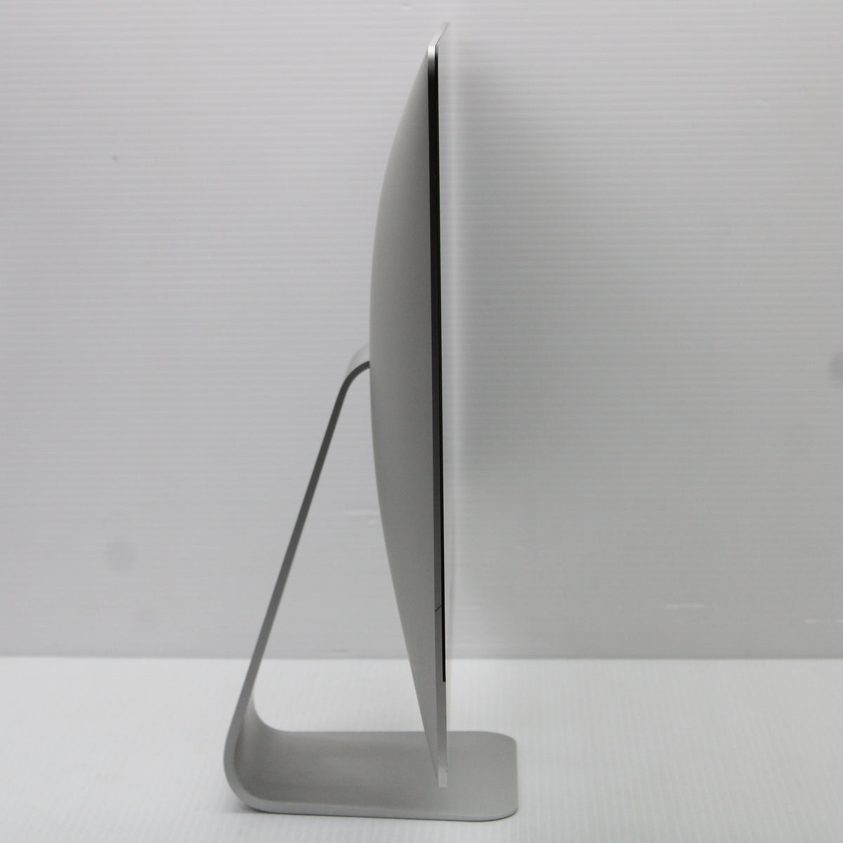 Apple iMac i5 (21.5-inch, 2013) 8GB RAM 256GB SSD Intel 4570R macOS Catalina
