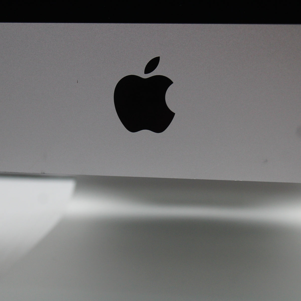 Apple iMac i5 (21.5-inch, 2015) 8GB RAM 256GB SSD Intel 5575R macOS Monterey