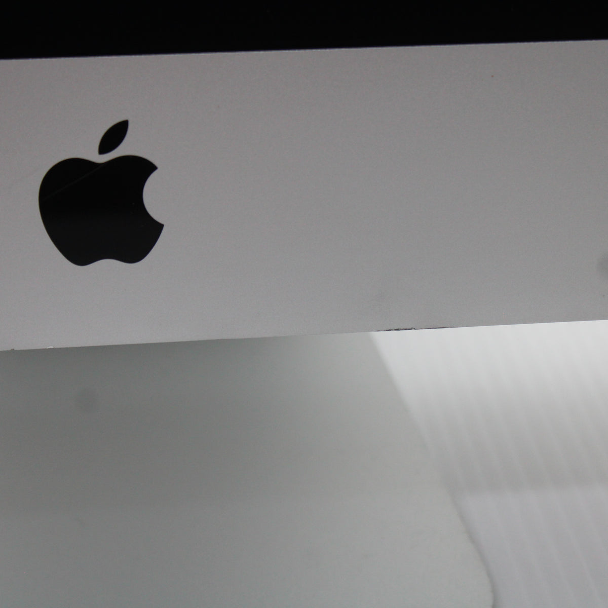 Apple iMac i5 (21.5-inch, 2015) 8GB RAM 256GB SSD Intel 5575R macOS Monterey