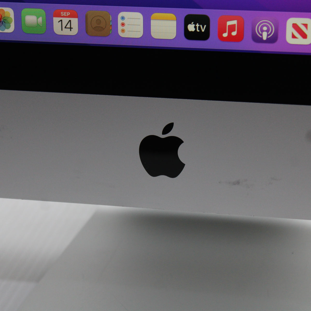 Apple iMac i5 (21.5-inch, 2015) 8GB RAM 256GB SSD Intel 5575R macOS Monterey