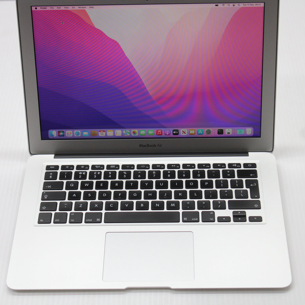 Apple MacBook Air i5 (13-in, 2015) 4GB RAM 128GB SSD Intel 5250U macOS Monterey