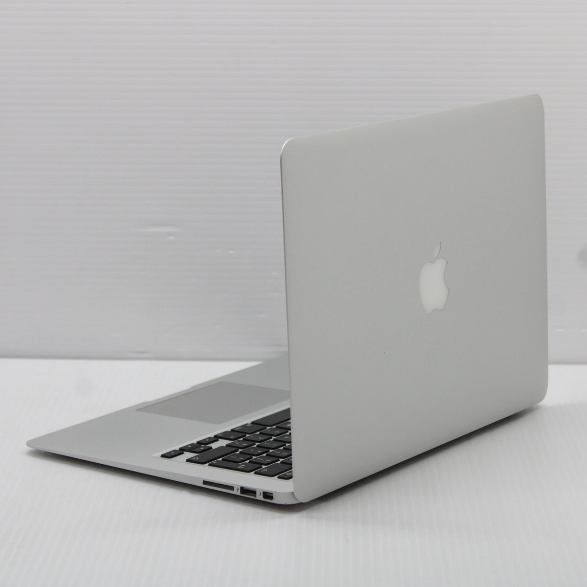 Apple MacBook Air i5 (13-in, 2015) 4GB RAM 128GB SSD Intel 5250U macOS Monterey