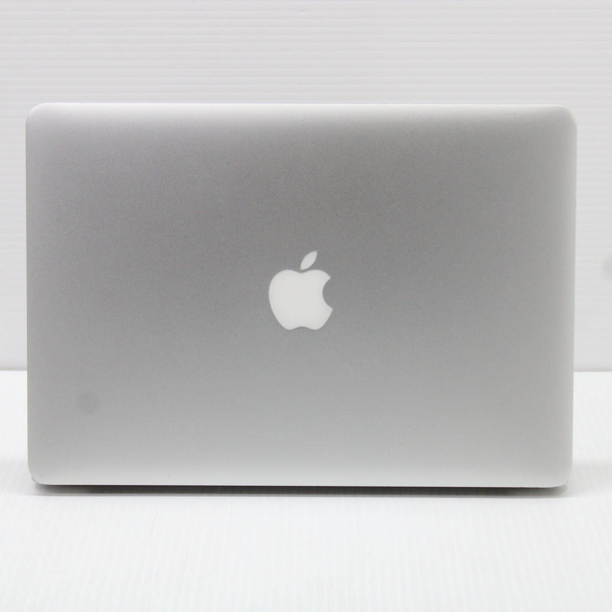 Apple MacBook Air i5 (13-in, 2015) 4GB RAM 128GB SSD Intel 5250U macOS Monterey