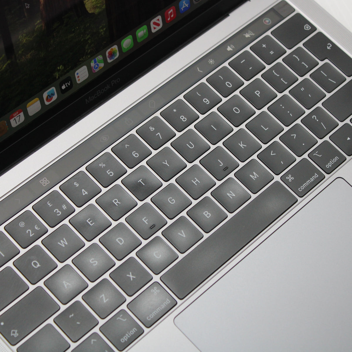 Apple MacBook Pro i7 (13-inch, 2019) 13.3 in 16GB RAM 500GB NVMe macOS Sequoia