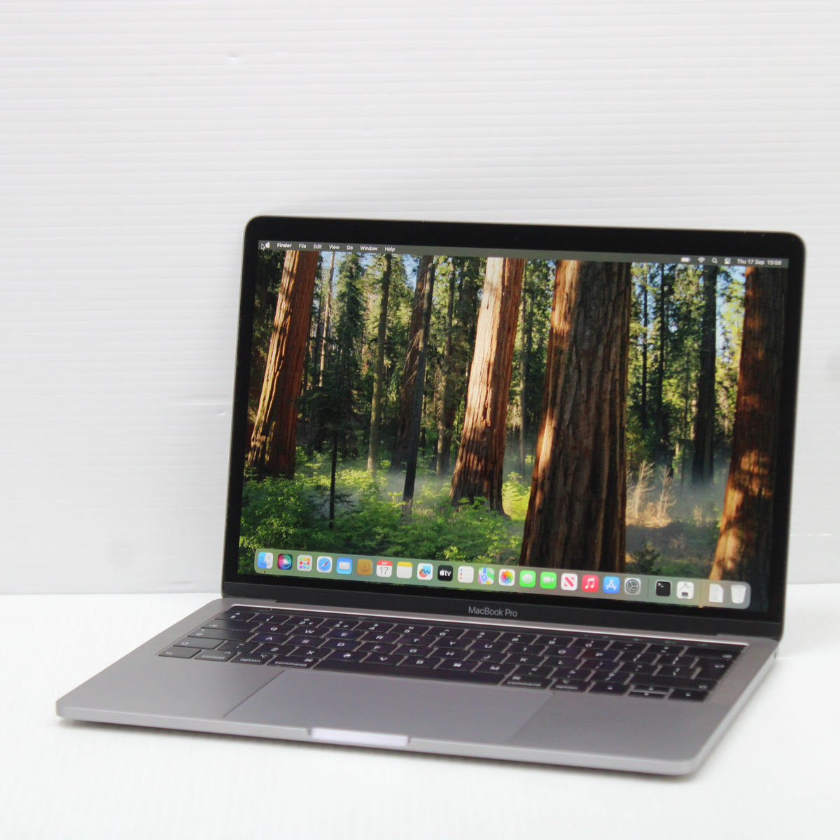 Apple MacBook Pro i7 (13-inch, 2019) 13.3 in 16GB RAM 500GB NVMe macOS Sequoia