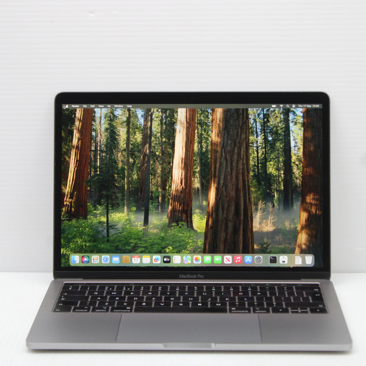 Apple MacBook Pro i7 (13-inch, 2019) 13.3 in 16GB RAM 500GB NVMe macOS Sequoia