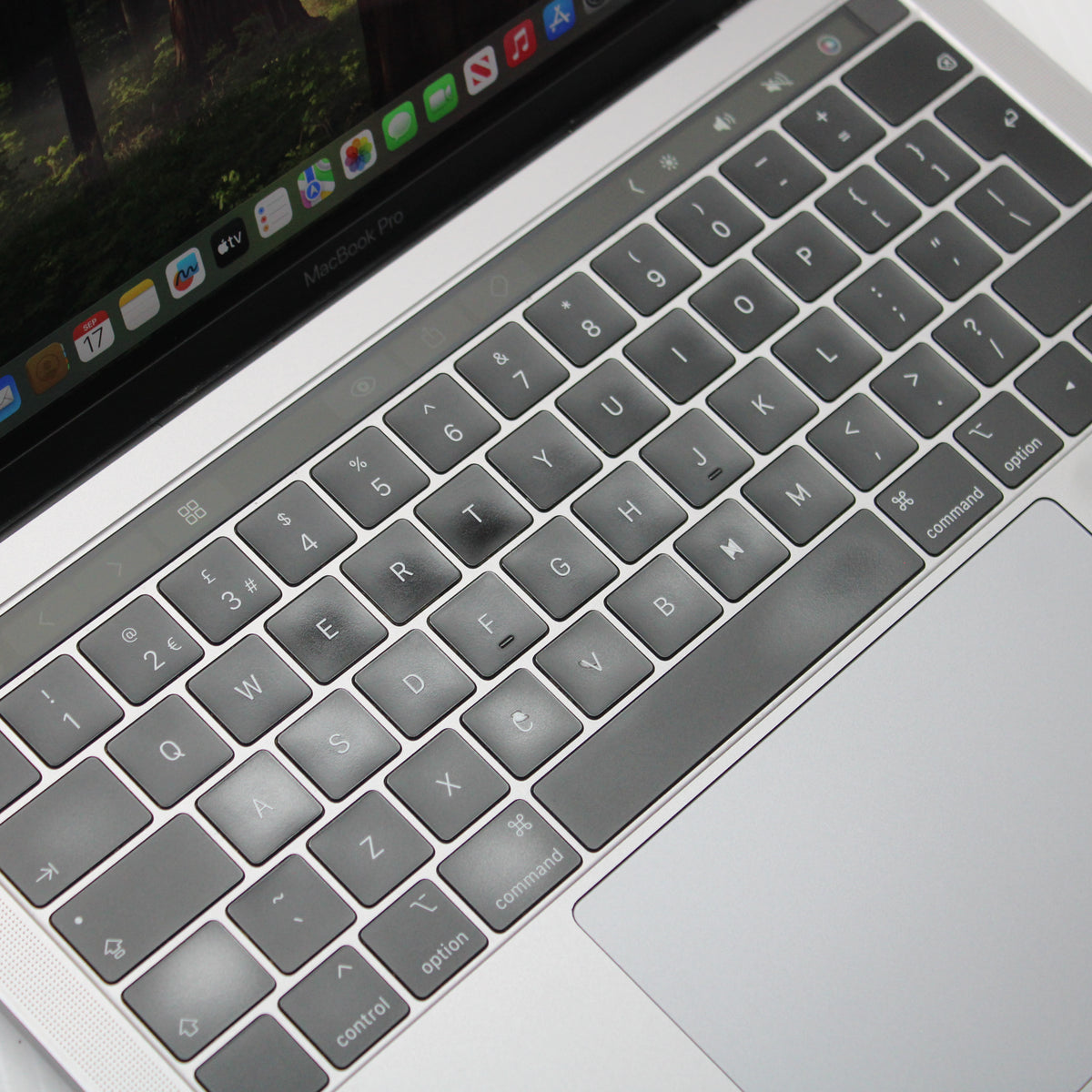 Apple MacBook Pro i7 (13-inch, 2019) 13.3 in 16GB RAM 500GB NVMe macOS Sequoia