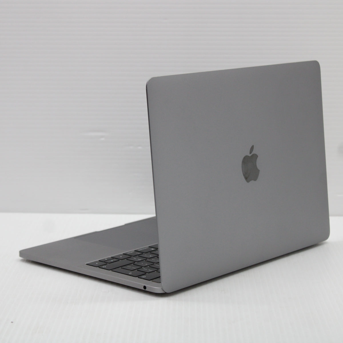 Apple MacBook Pro i7 (13-inch, 2019) 13.3 in 16GB RAM 500GB NVMe macOS Sequoia