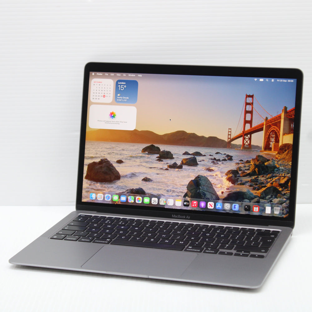 Apple MacBook Air (M1, 2020) 13.3 in 16GB RAM 500GB NVMe SSD macOS Golden Gate