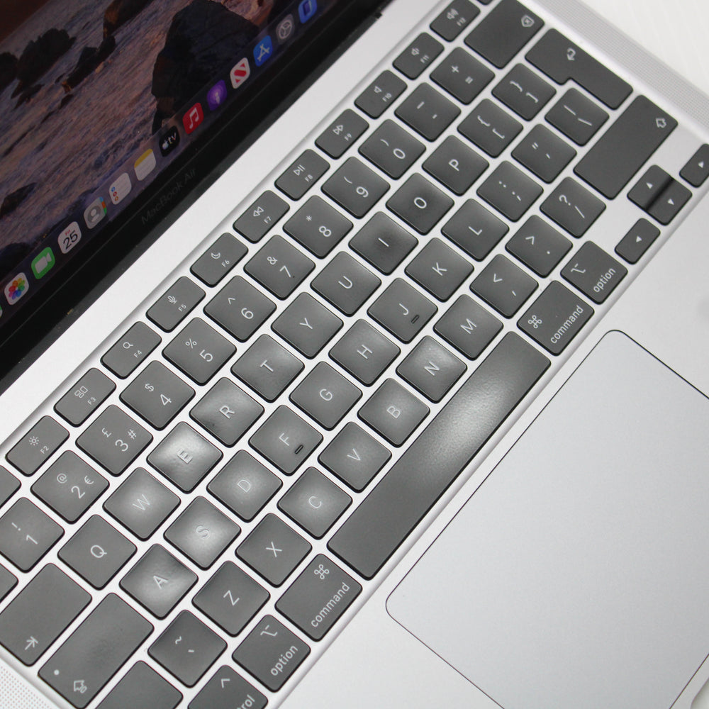 Apple MacBook Air (M1, 2020) 13.3 in 16GB RAM 500GB NVMe SSD macOS Golden Gate