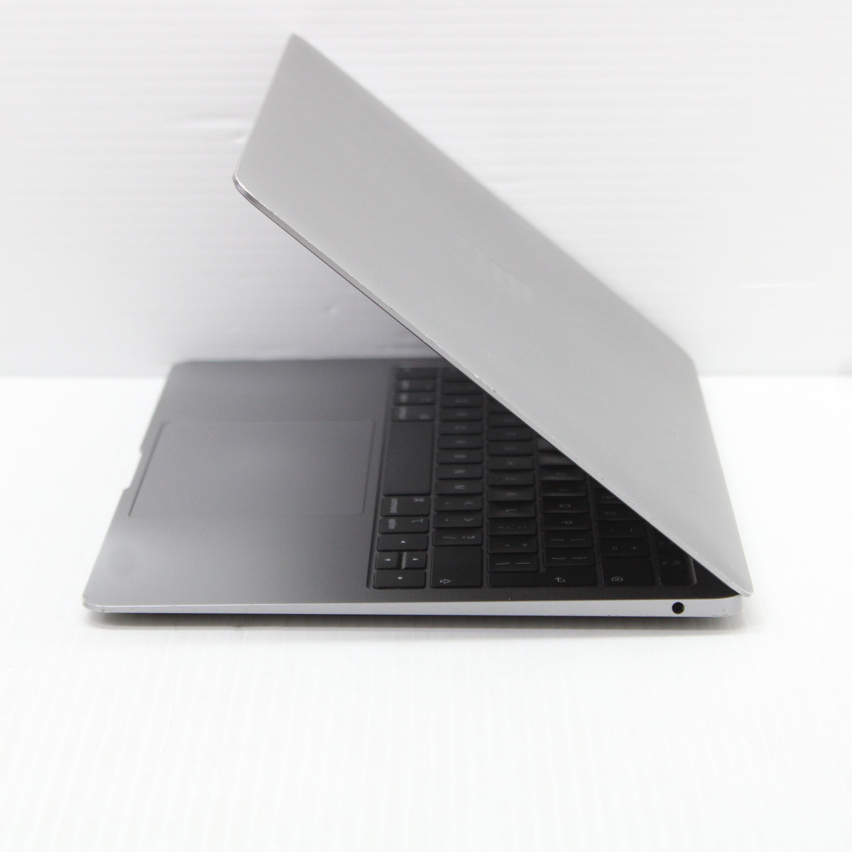 Apple MacBook Air i5 (13-in, 2019) 16GB RAM 500GB NVMeIntel 8210Y macOS Sonoma