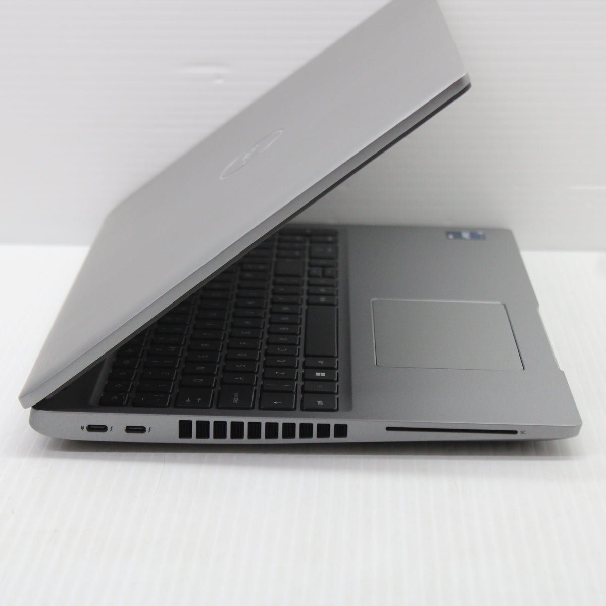 Dell Precision i5 Laptop 3570 15.6 in 8GB RAM 256GB NVMe Intel 1235U Windows 11