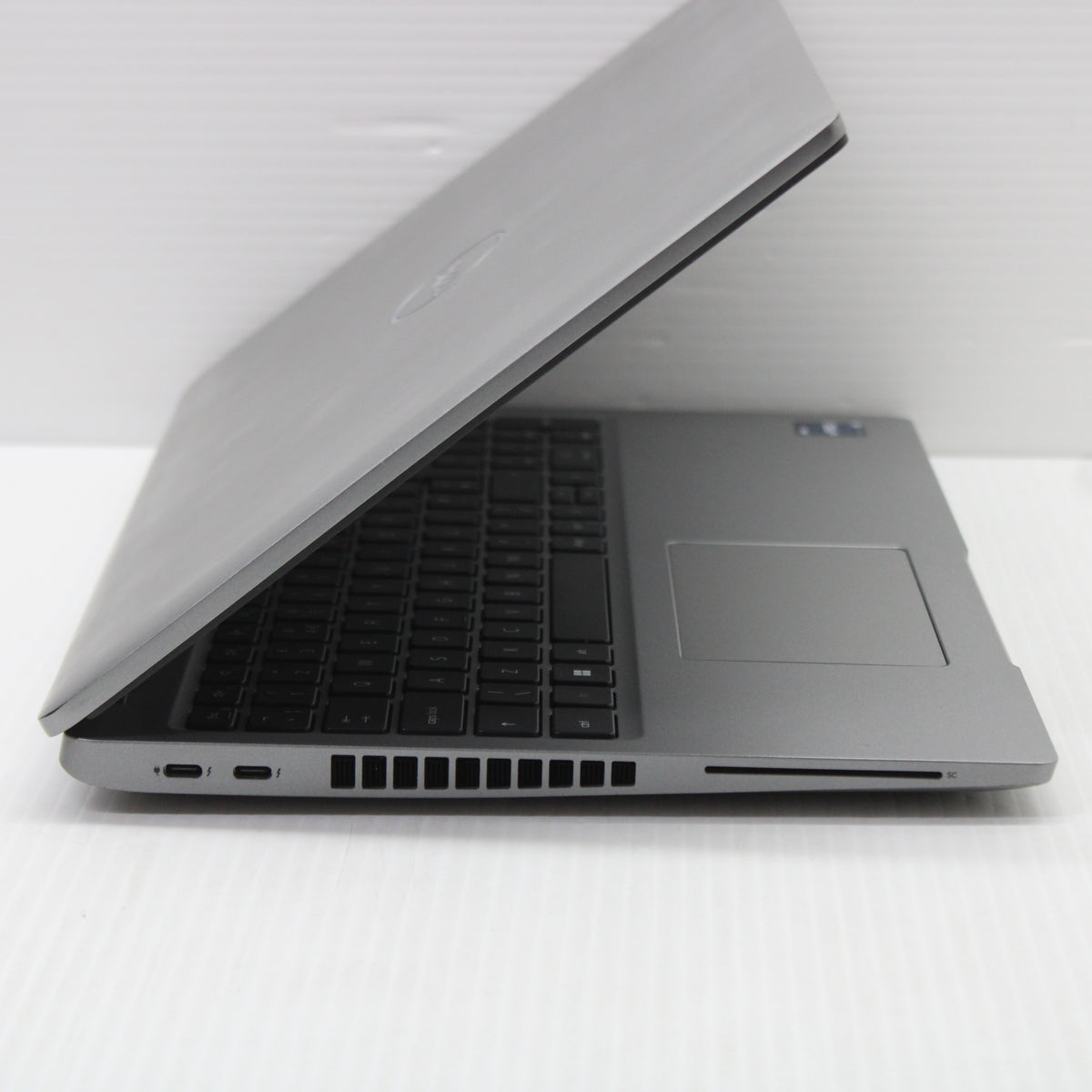 Dell Precision i5 Laptop 3570 15.6 in 8GB RAM 256GB NVMe Intel 1235U Windows 11