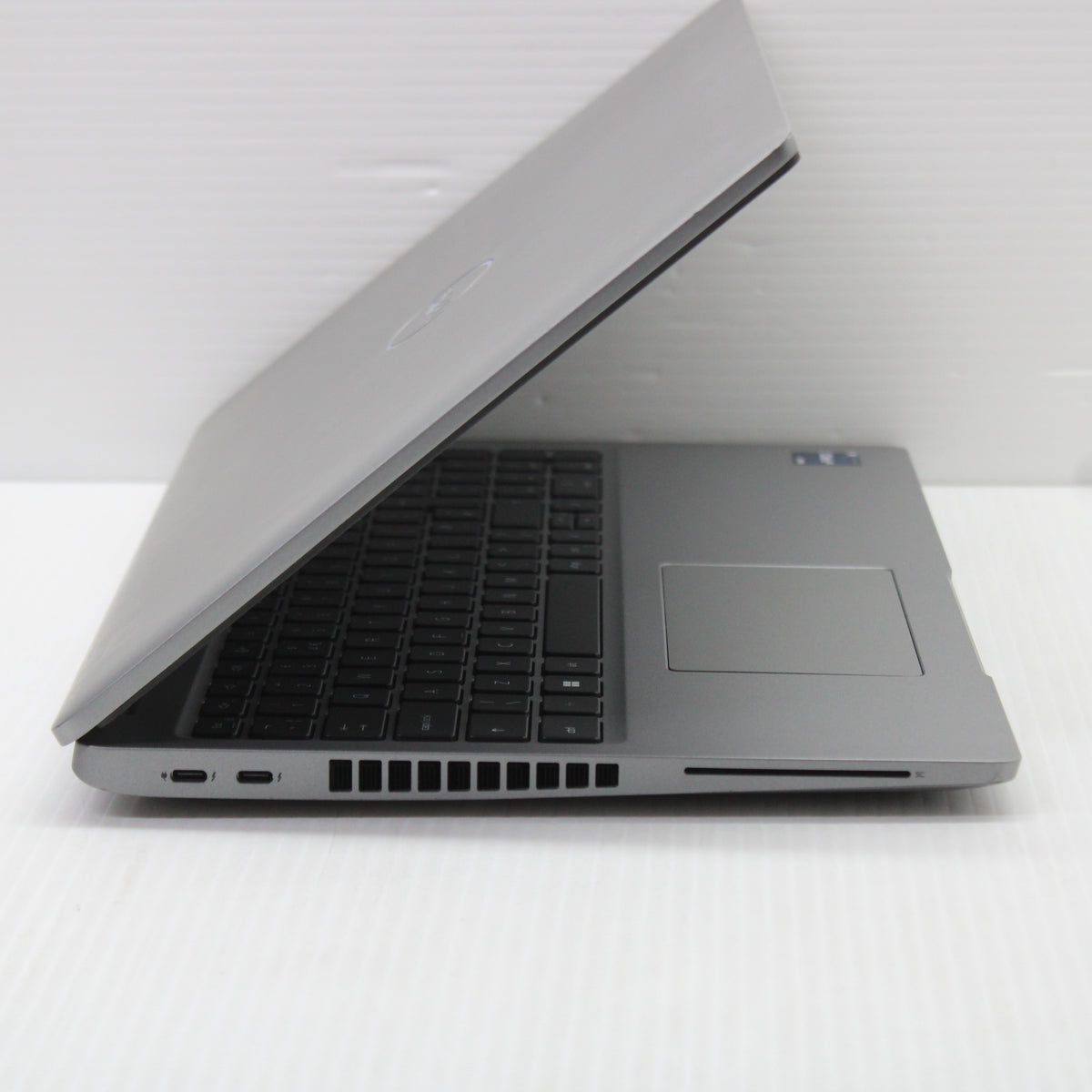 Dell Precision i5 Laptop 3570 15.6 in 8GB RAM 256GB NVMe Intel 1235U Windows 11