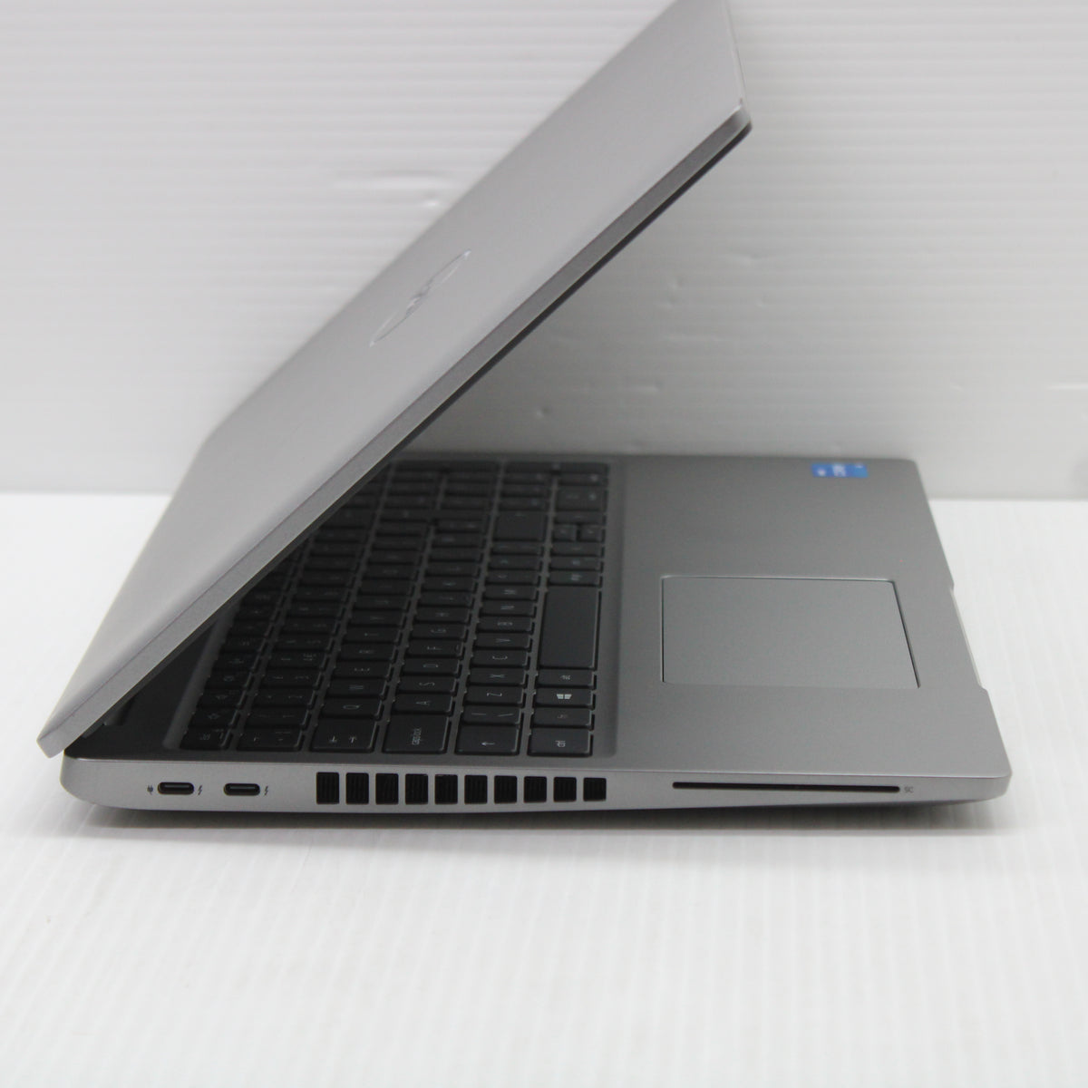 Dell Precision i5 Laptop 3560 15.6 in 8GB RAM 256GB NVMe Intel 1135G7 Windows 11