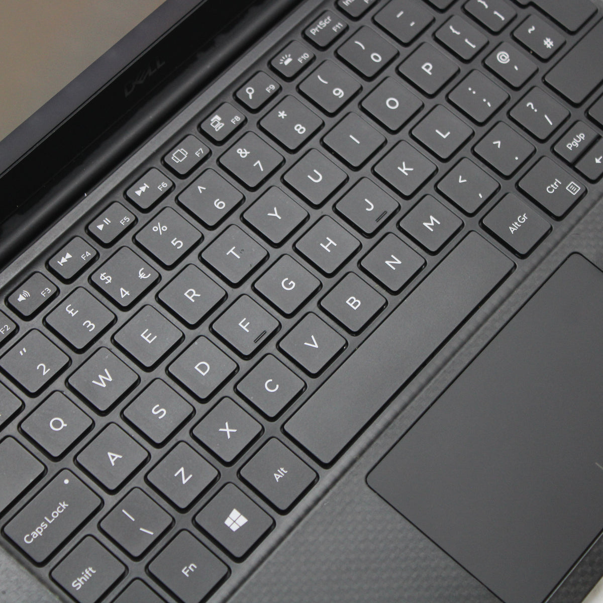 Dell XPS i7 Laptop 7390 13.3 in 16GB RAM 512GB NVMe SSD Intel 10510U Windows 11