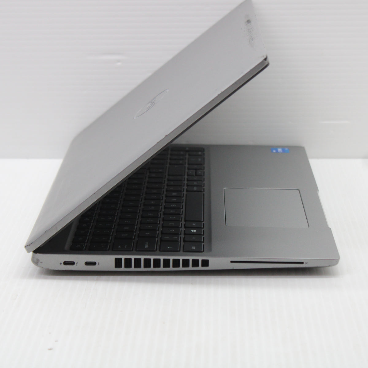 Dell Precision i5 Laptop 3560 15.6 in 8GB RAM 256GB NVMe Intel 1135G7 Windows 11