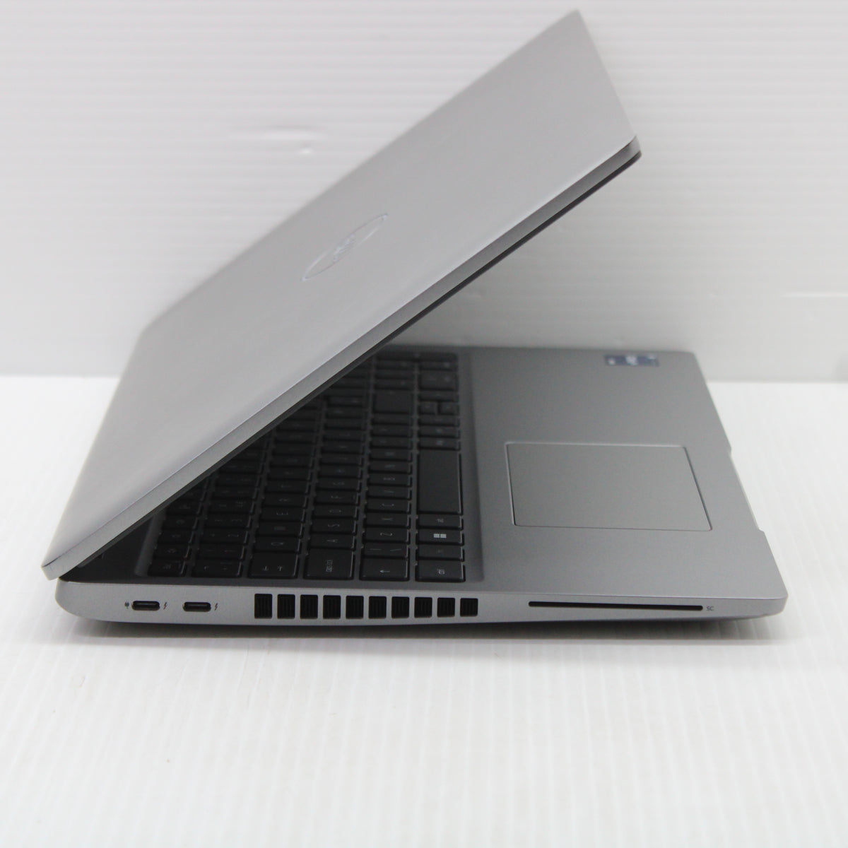 Dell Precision i5 Laptop 3570 15.6 in 8GB RAM 256GB NVMe Intel 1235U Windows 11