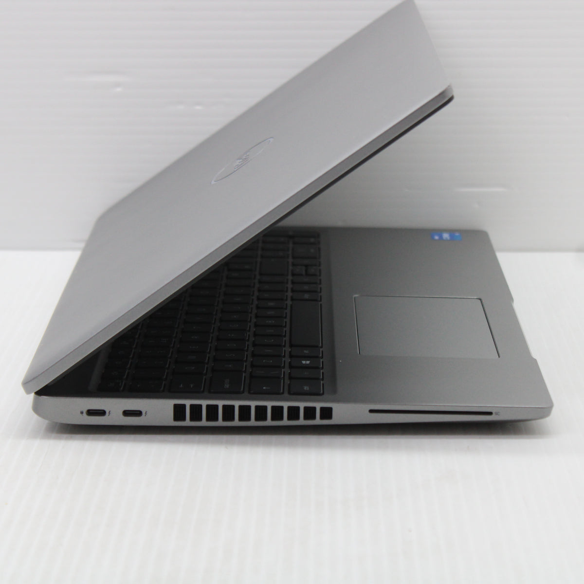 Dell Precision i5 Laptop 3560 15.6 in 8GB RAM 256GB NVMe Intel 1135G7 Windows 11