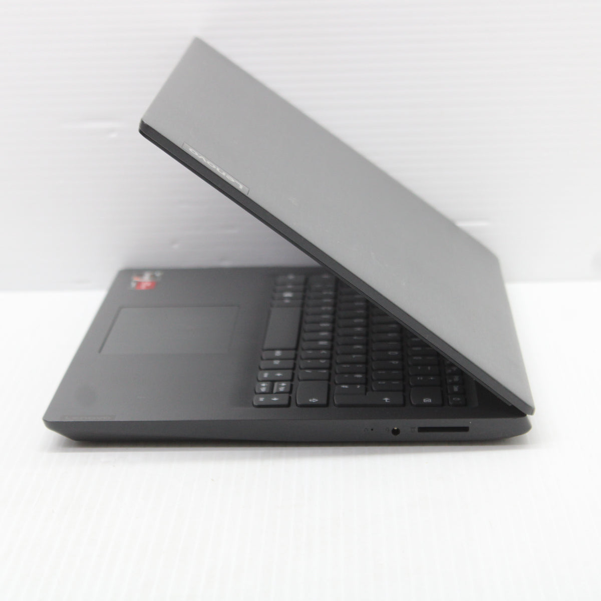Lenovo V14 Laptop V Series 14 in 8GB RAM 256GB NVMe AMD Ryzen 3 3250U Windows 11