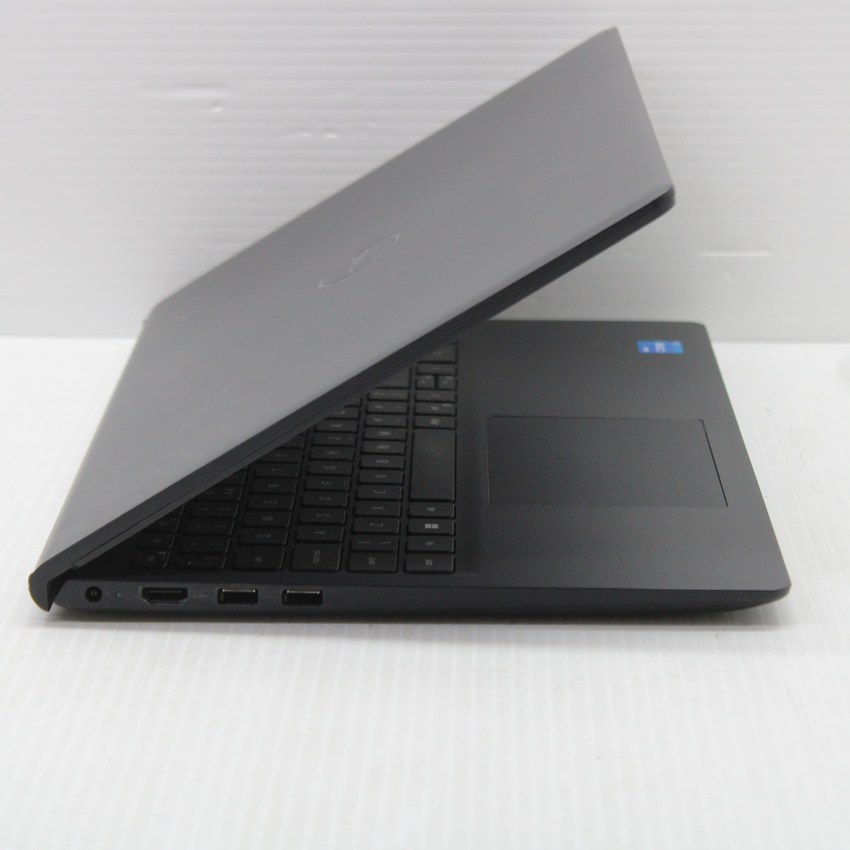 Dell Vostro 3510 Laptop 15.6 inch 8GB RAM 256GB NVMe SSD i5-1135G7 WiFi Windows 11 Pro