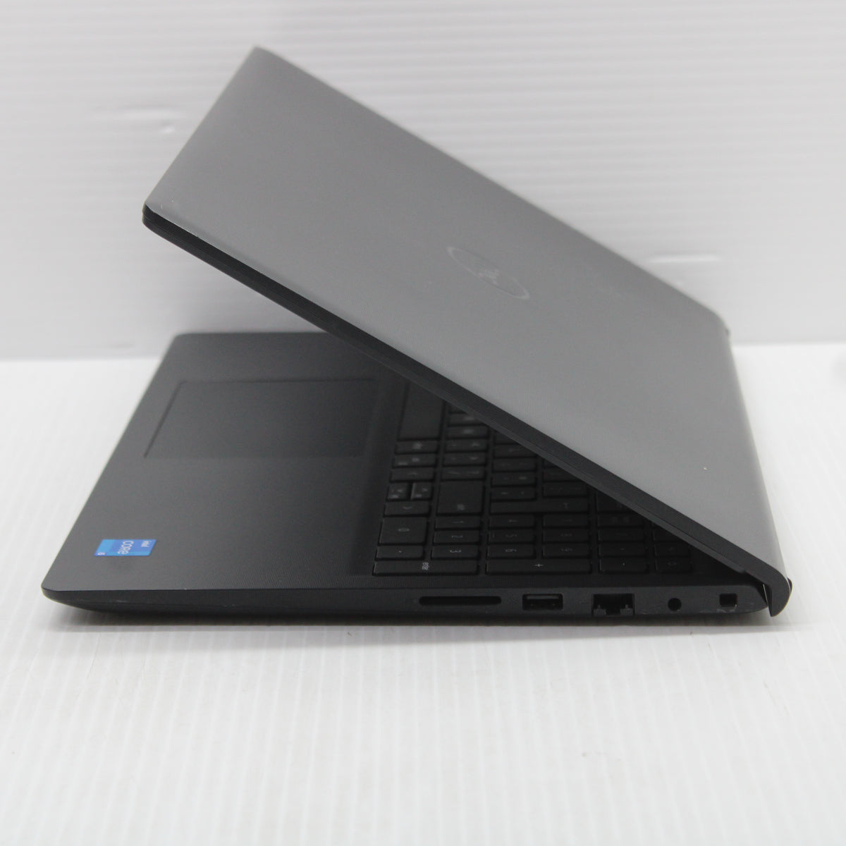 Dell Vostro 3510 Laptop 15.6 inch 8GB RAM 256GB NVMe SSD i5-1135G7 WiFi Windows 11 Pro