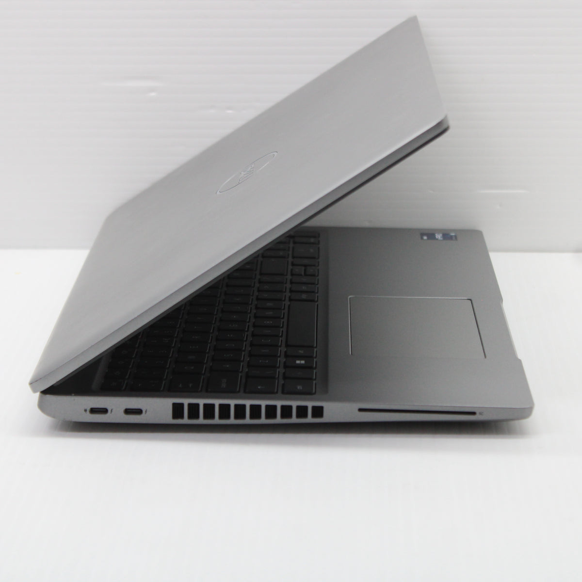 Dell Precision i5 Laptop 3570 15.6 in 8GB RAM 256GB NVMe Intel 1235U Windows 11