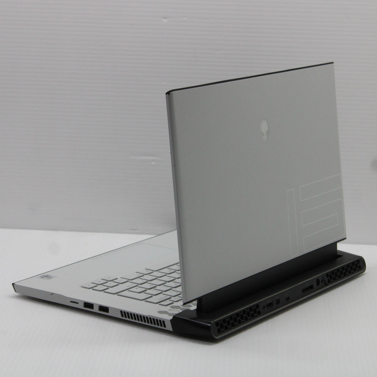 Alienware M15 R3 i7 Laptop 4K OLED 32GB RAM 512GB NVMe 10980HK RTX 2080 Super