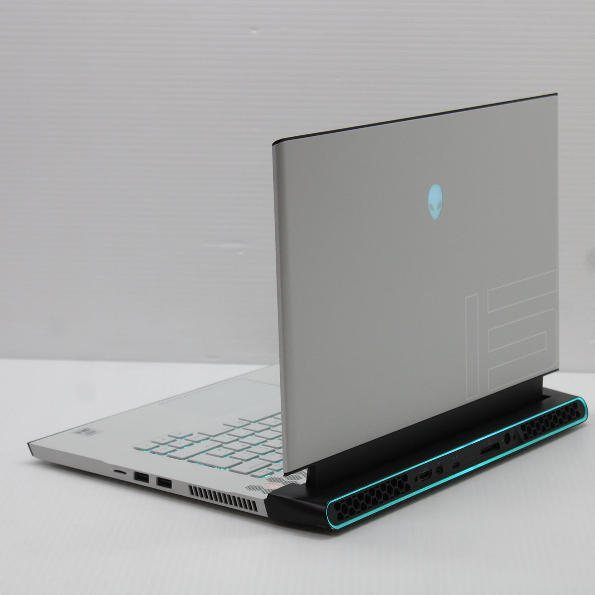 Alienware M15 R4 i9 Laptop 15.6 in 4K OLED 32GB RAM 2TB NVMe 10980HK RTX 3080