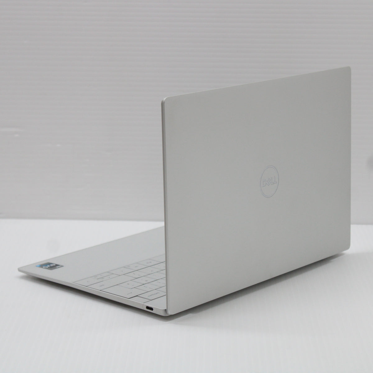 Dell XPS i7 Laptop 9320 13 in 32GB DDR5 RAM 1TB NVMe SSD Intel 1280P Windows 11