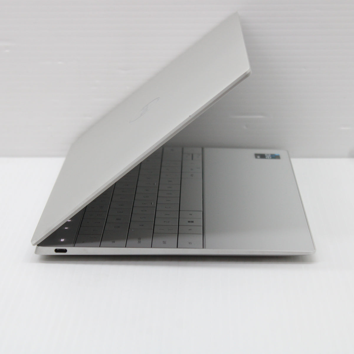 Dell XPS i7 Laptop 9320 13 in 32GB DDR5 RAM 1TB NVMe SSD Intel 1280P Windows 11