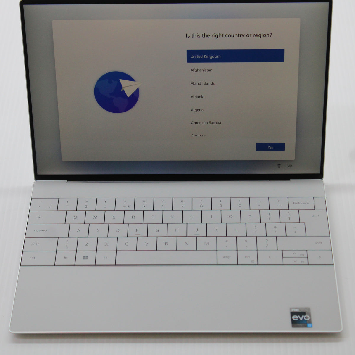 Dell XPS 9320 Laptop 13.3 inch 32GB RAM 1TB NVMe SSD i7-1280P WiFi Windows 11 Pro