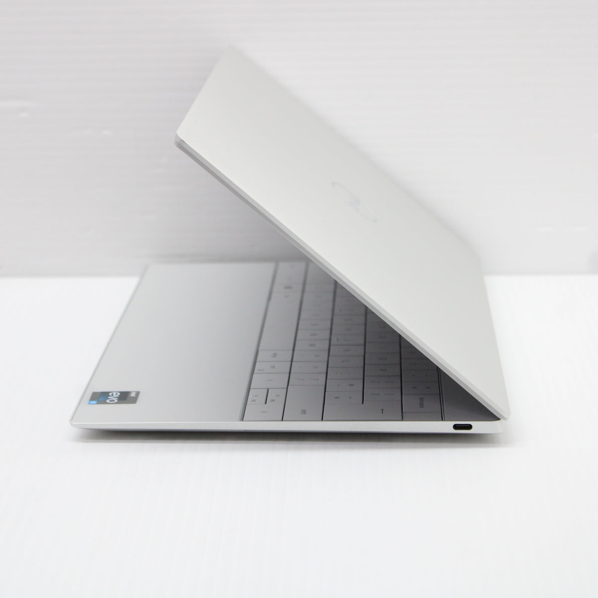 Dell XPS 9320 Laptop 13.3 inch 32GB RAM 1TB NVMe SSD i7-1280P WiFi Windows 11 Pro
