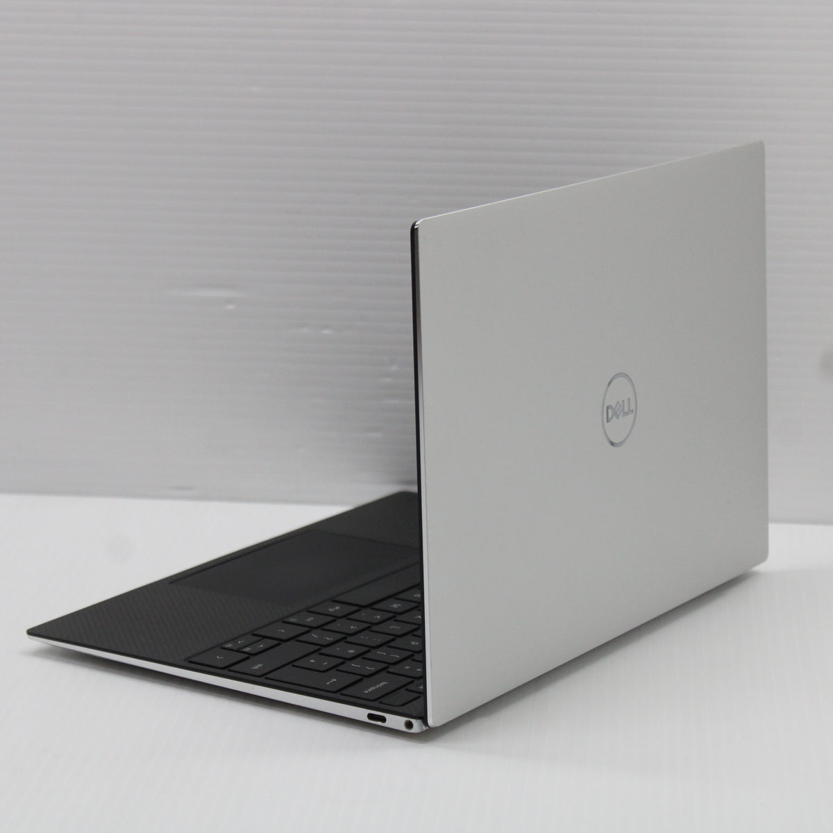 Dell XPS i7 Laptop 9310 13.3 in 16GB RAM 1TB NVMe SSD Intel 1185G7 Windows 11