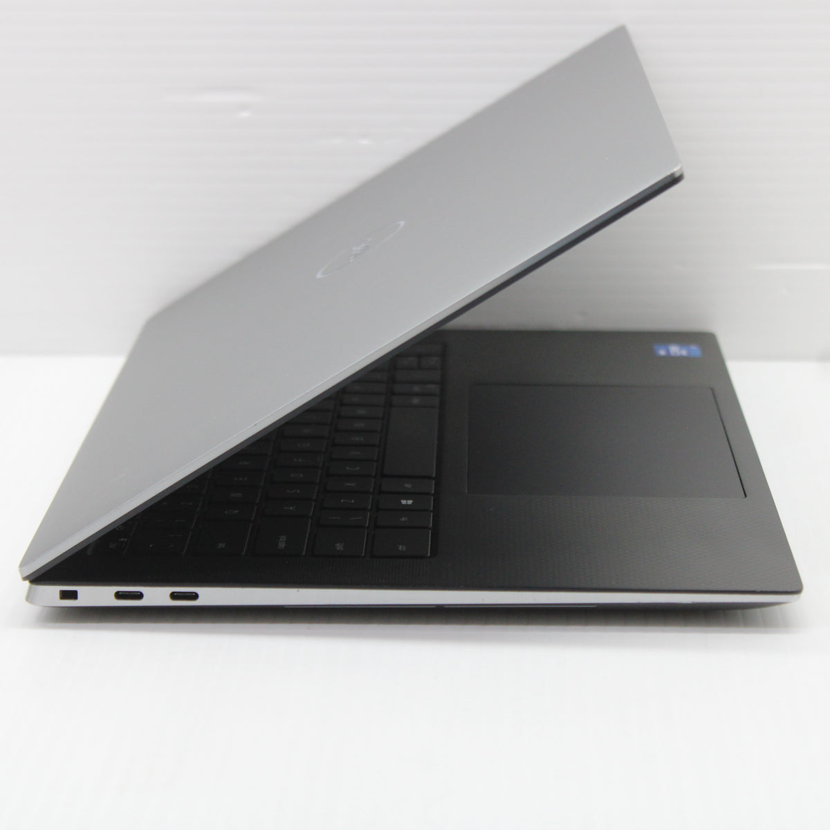 Dell Precision i7 Laptop 5560 15.6 in 32GB RAM 1TB NVMe Intel 11850H Windows 11