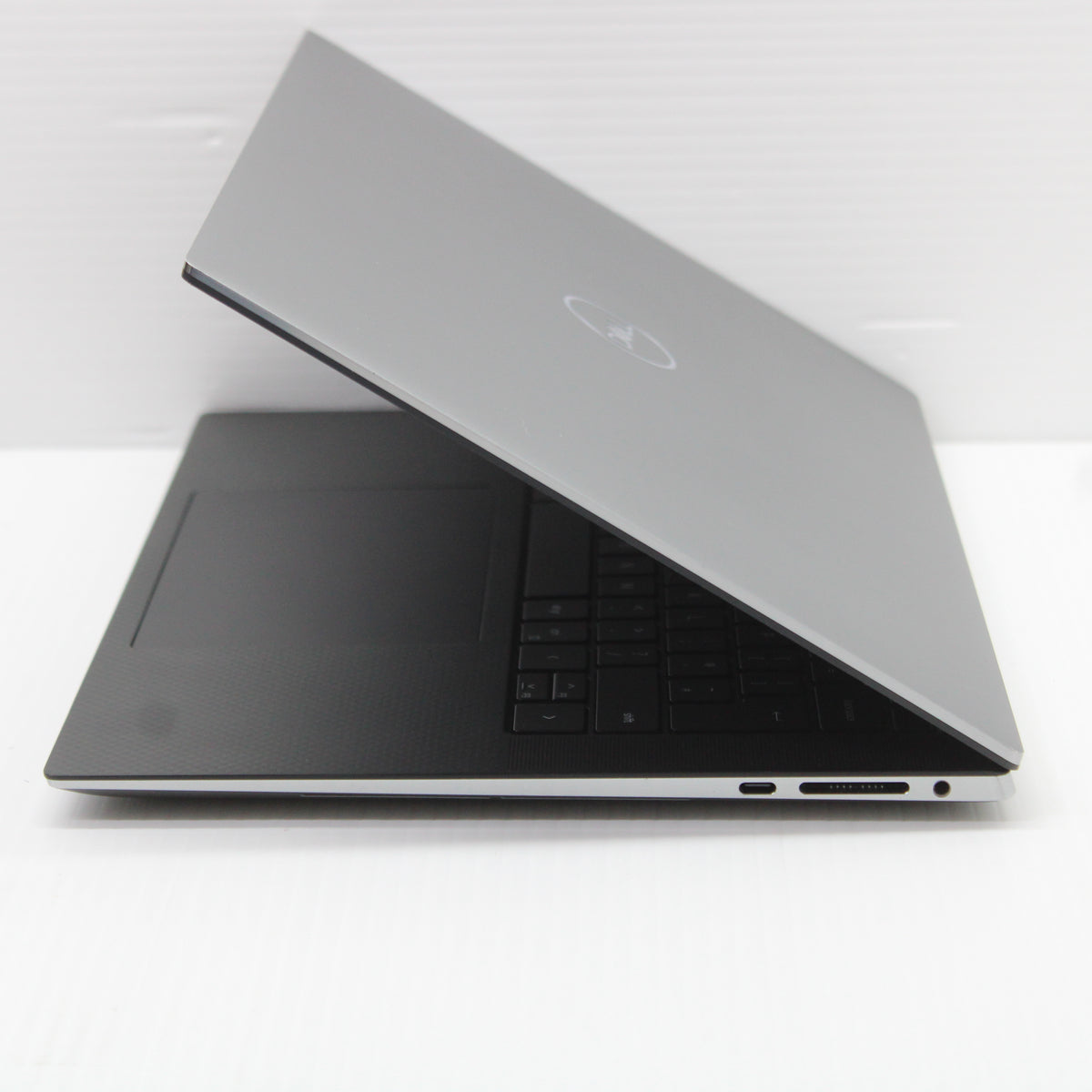 Dell Precision i7 Laptop 5560 15.6 in 32GB RAM 1TB NVMe Intel 11850H WIndows 11