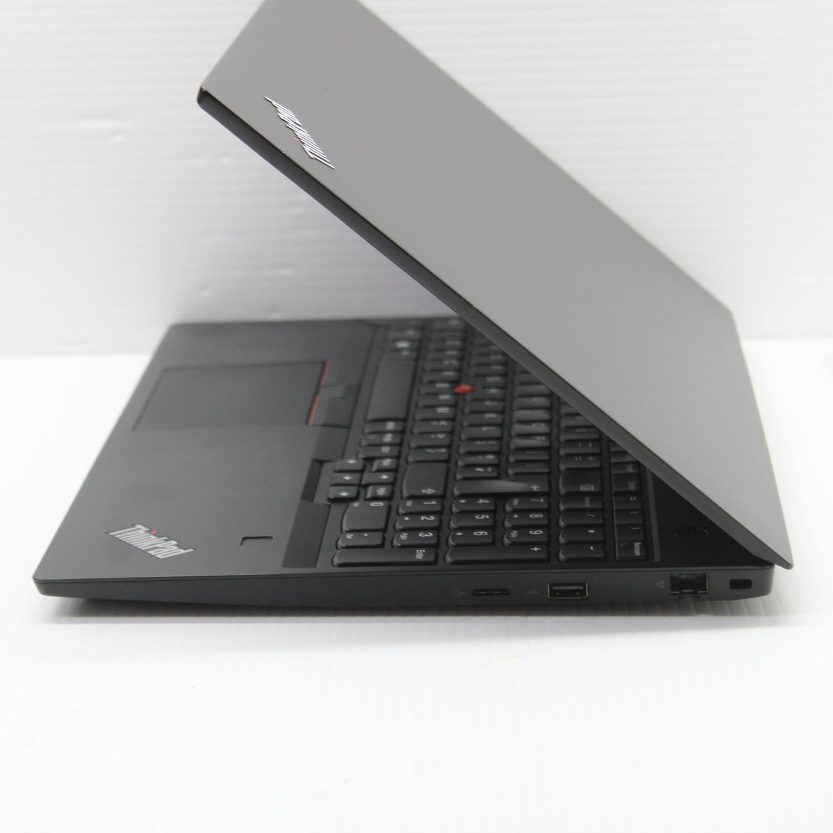 Lenovo ThinkPad i5 Laptop E590 15.6 in 8GB RAM 256GB NVMe Intel 8265U Windows 11