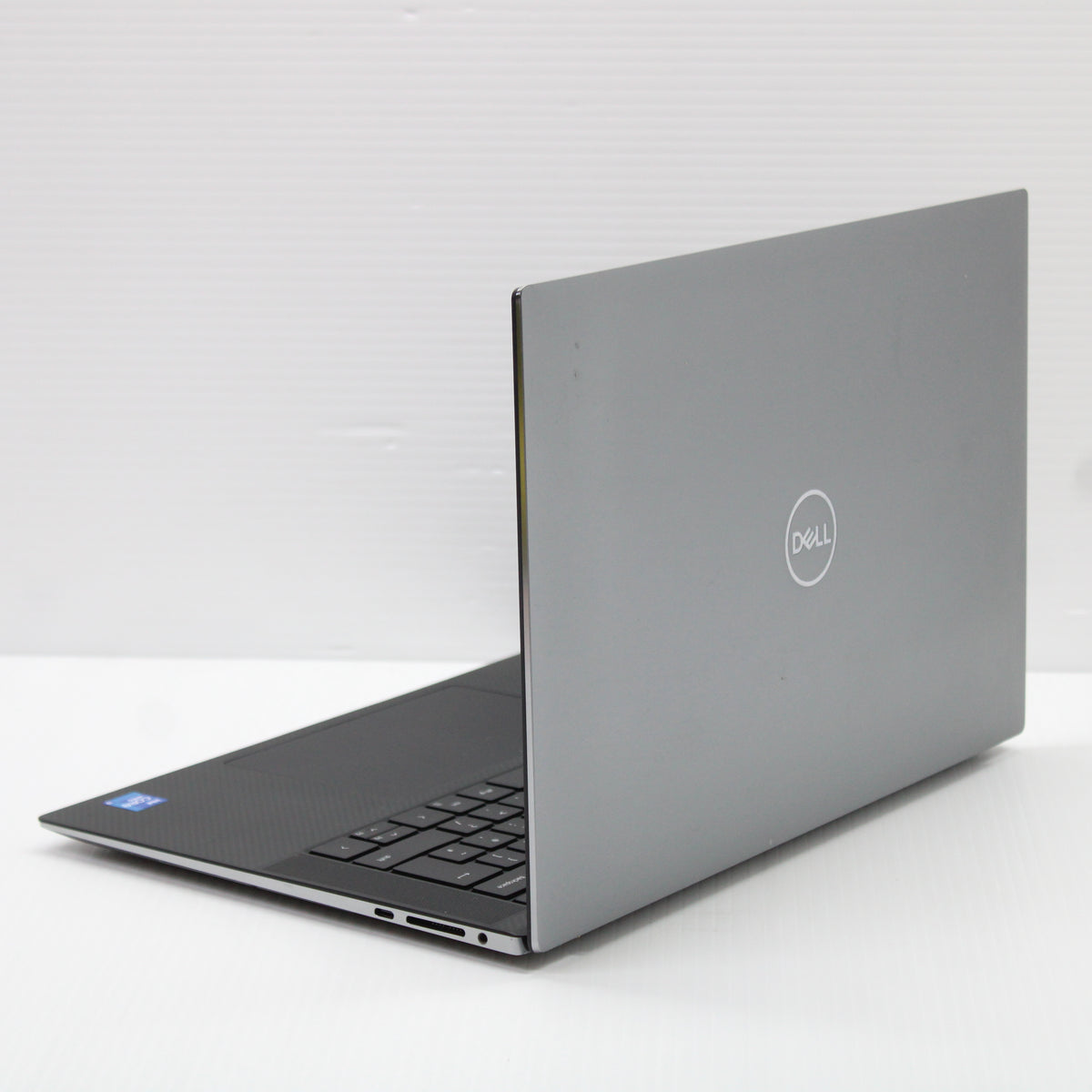 Dell Precision i7 Laptop 5560 15.6 in 32GB RAM 1TB NVMe Intel 11850H Windows 11