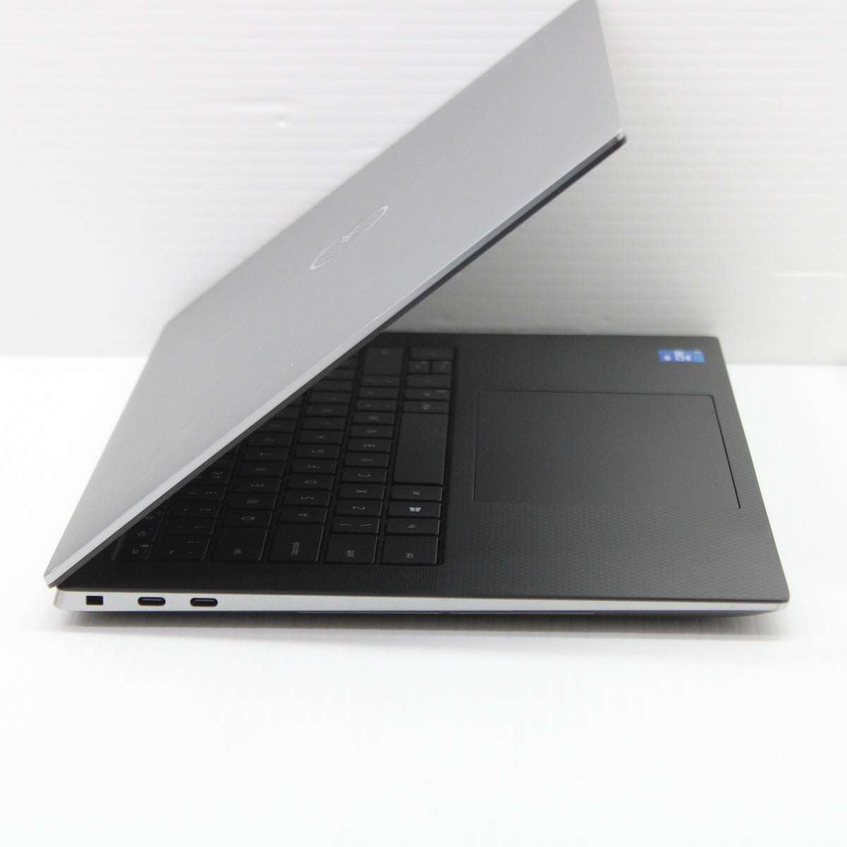 Dell Precision i7 Laptop 5560 15.6 in 32GB RAM 1TB NVMe Intel 11850H Windows 11