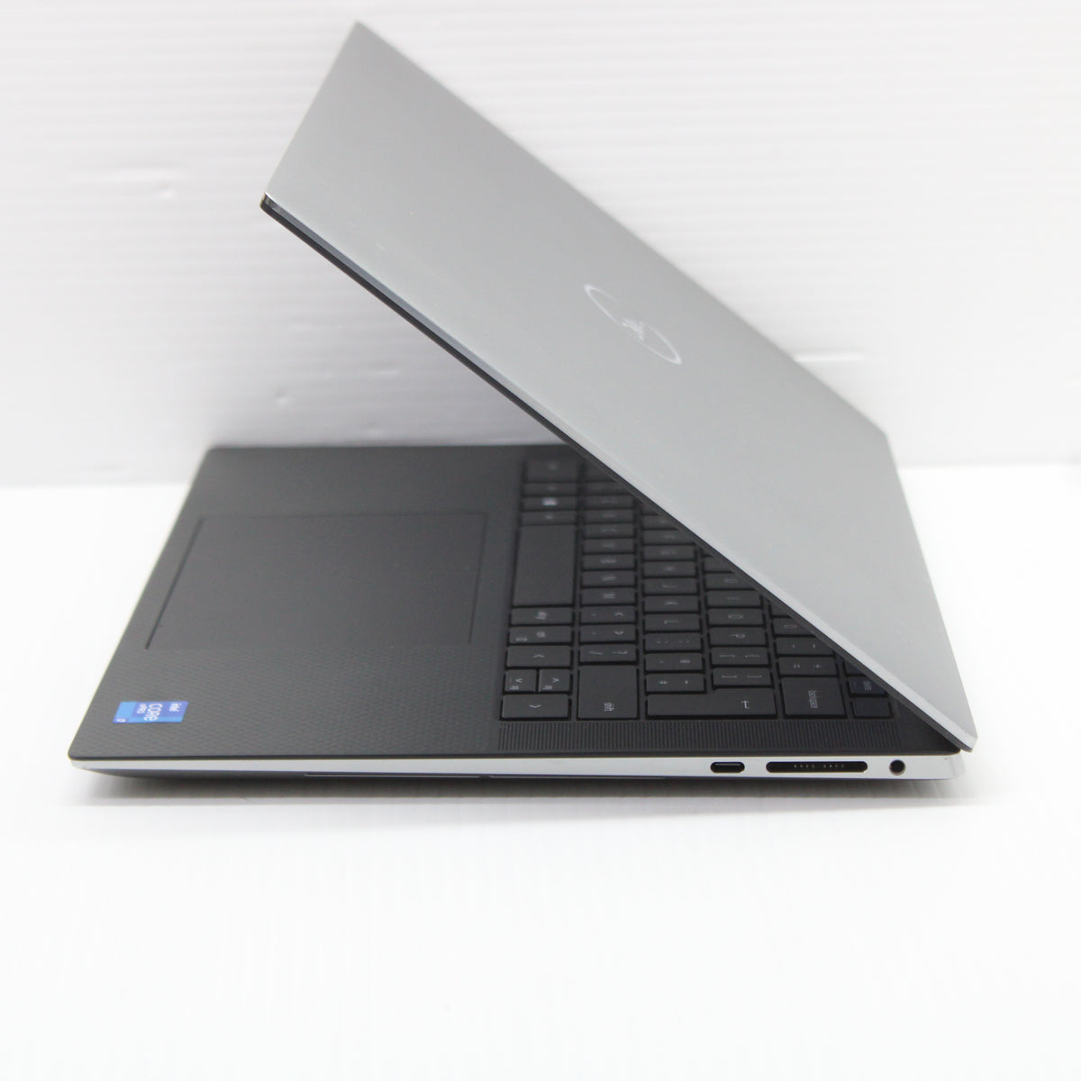 Dell Precision i7 Laptop 5560 15.6 in 32GB RAM 1TB NVMe Intel 11850H Windows 11