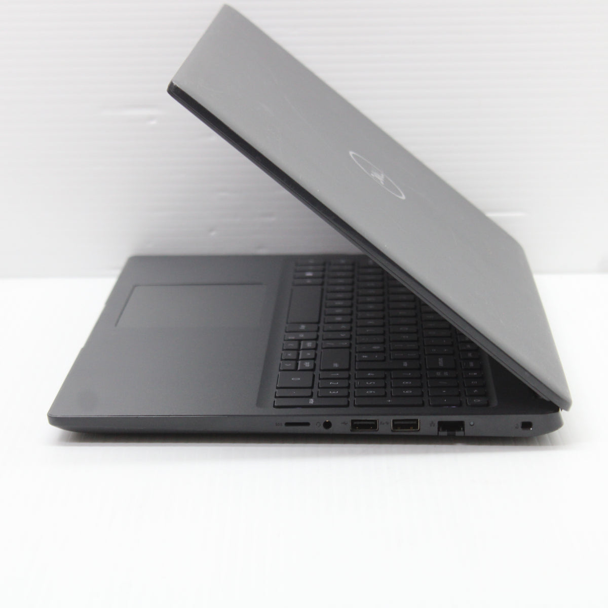 Dell Latitude i5 Laptop 3510 15.6 in 8GB RAM 256GB NVMe Intel 10210U Windows 11