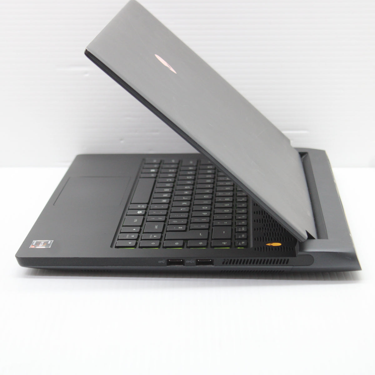 Alienware M15 R5 Ryzen 9 Laptop 15.6 in 32GB RAM 1TB NVMe AMD 5900HX RTX 3070