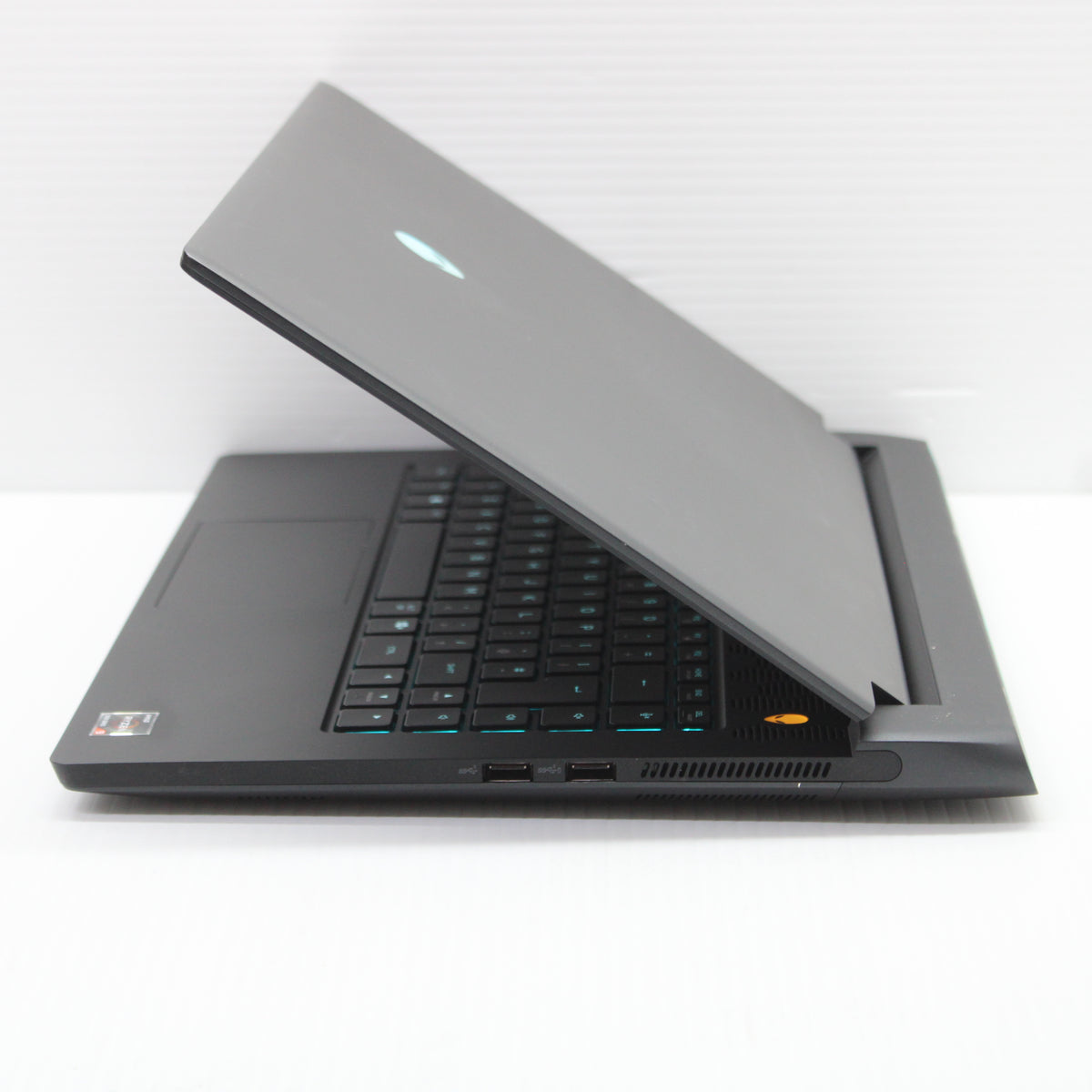 Alienware M15 Ryzen Ed. R5 Laptop 15.6 inch 64GB RAM 2TB NVMe SSD Ryzen 9 5900HX NVIDIA GeForce RTX 3070 Laptop GPU 8GB WiFi Windows 11 Home