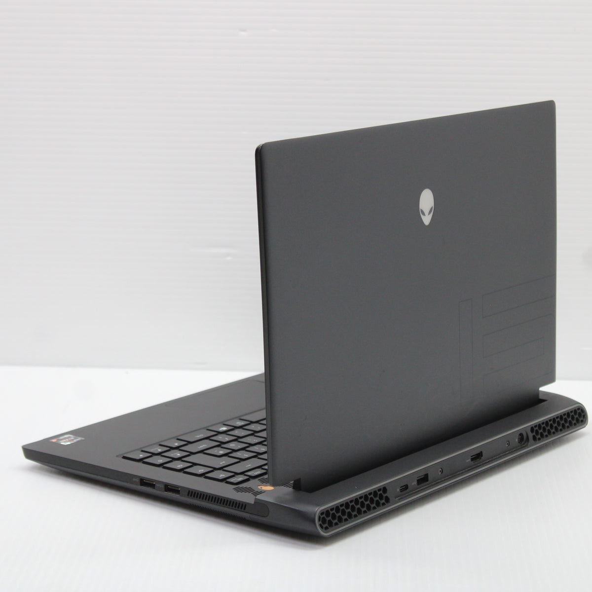 Alienware M15 R5 Ryzen 9 Laptop 15.6 in 32GB RAM 512GB NVMe AMD 5900HX RTX 3070