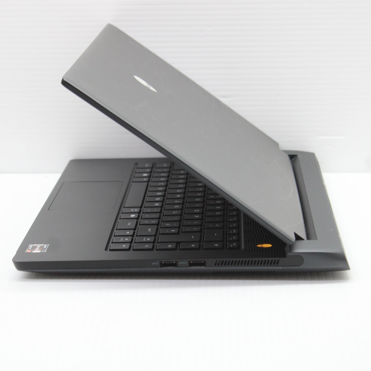 Alienware M15 R5 Ryzen 9 Laptop 15.6 in 32GB RAM 512GB NVMe AMD 5900HX RTX 3070