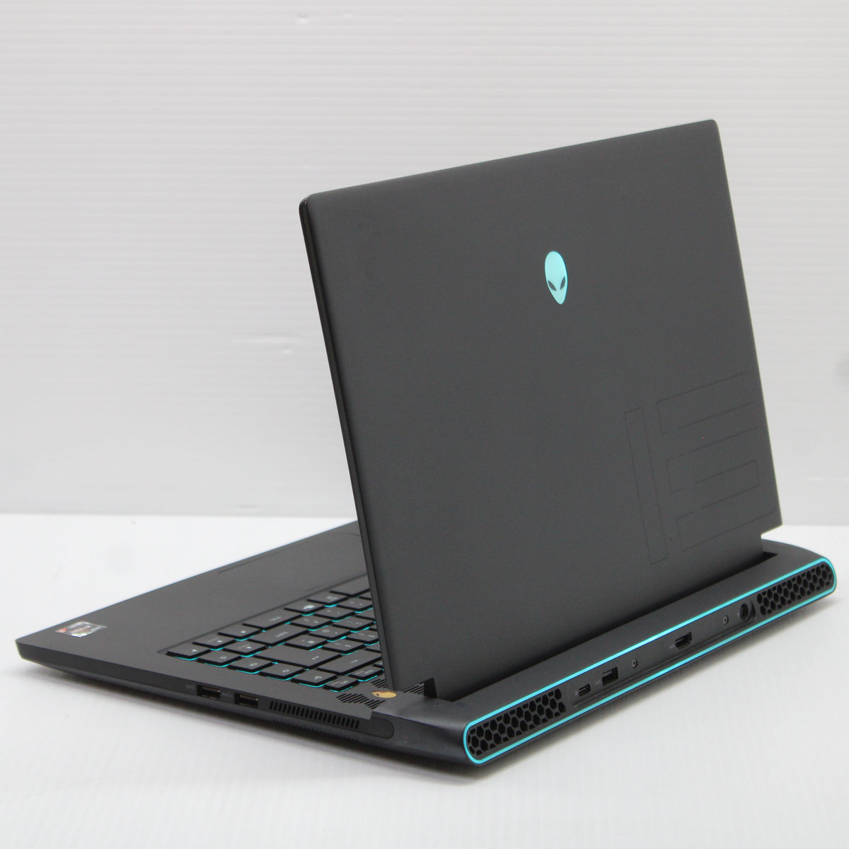 Alienware M15 R5 Ryzen 9 Laptop 15.6 in 32GB RAM 1TB NVMe AMD 5900HX RTX 3070