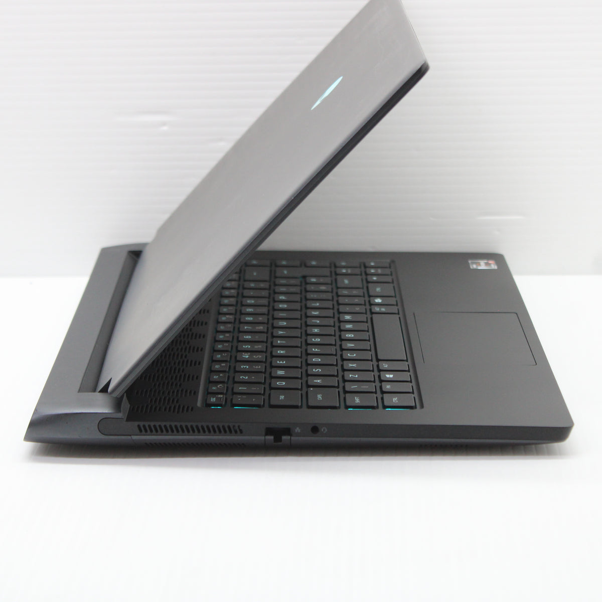 Alienware M15 R5 Ryzen 9 Laptop 15.6 in 32GB RAM 1TB NVMe AMD 5900HX RTX 3070